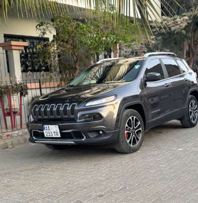 Jeep cherokee image 1