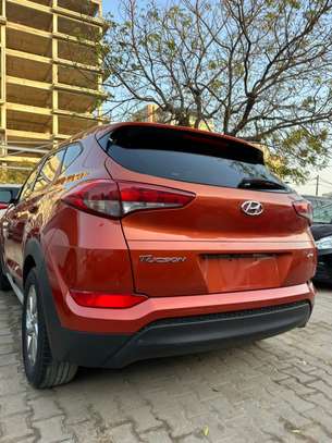 HYUNDAI TUCSON 2018 image 8