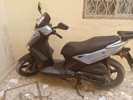 Kymco Agility 150cc noir bleu scooter urbain image 3