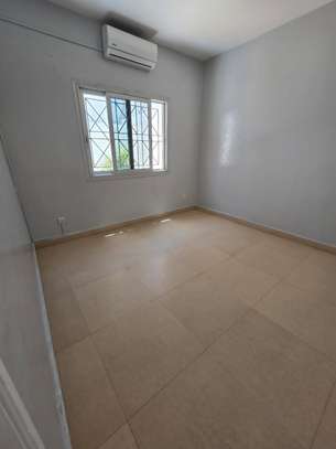 Appartement F4 à louer à Yoff image 11