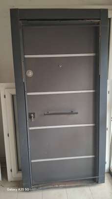 Porte de sécurité neuve image 1