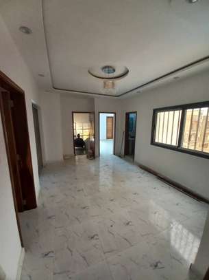 APPARTEMENT F4 A LOUER A NGOR image 9
