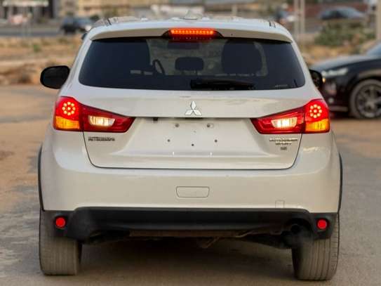 2017 Mitsubishi Outlander image 4