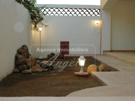 Villa R+1 de 275 m² au Virage avec jardin et garage image 12