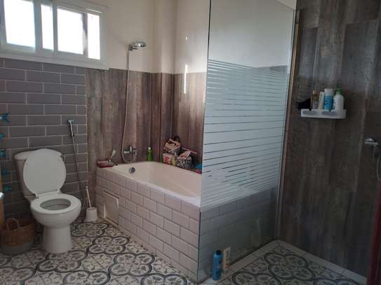 Appartement 3 chambres vide Ouakan cité africa école Mermoz image 9