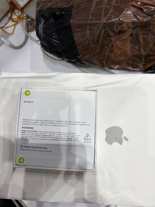 AirPods 4 image 4