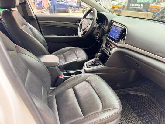 Hyundai Avante 2016 image 9