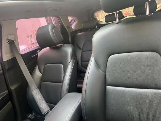 Hyundai tucson image 1