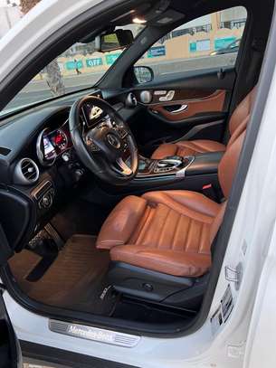 MERCEDEZ BENZ GLC 300 image 8