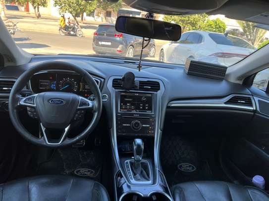 Ford Fusion image 6