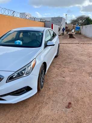 Hyundai Sonata image 2