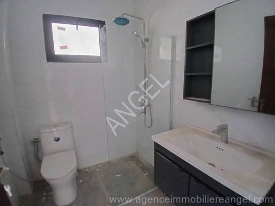 Ref_2767_SEY Immeuble R+8 à louer à la Cité Keur Gorgui image 7
