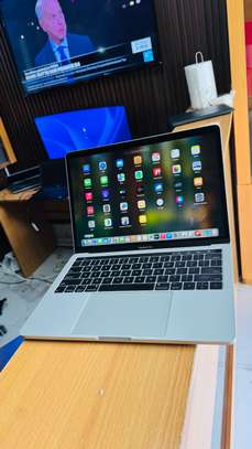MacBook Pro 2019 - i7 - SSD 512/Ram16gb image 4