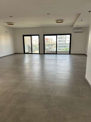 Appartement de standing au point E image 2