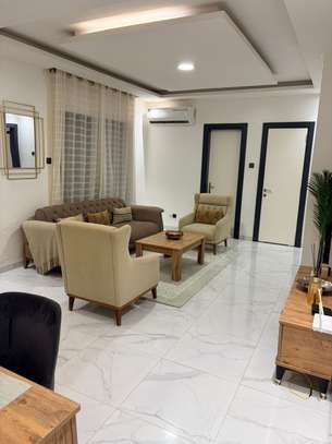 Chic appartement meublé image 10