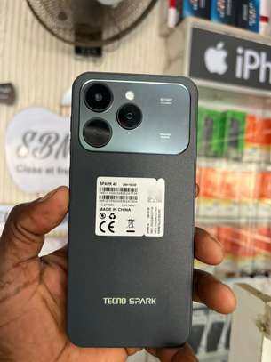 TECNO SPARK 40 256G image 2