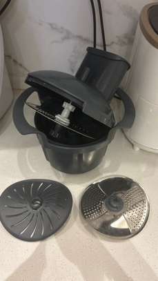 Thermomix TM6 + gros pack d'accessoires image 3
