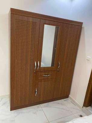 Armoire 3 portes image 2