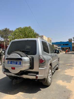2012 Mitsubishi Pajero image 3