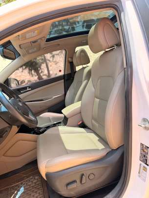 Hyundai Tucson AWD 2017 image 6