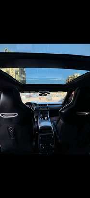 Range Rover SVR image 3