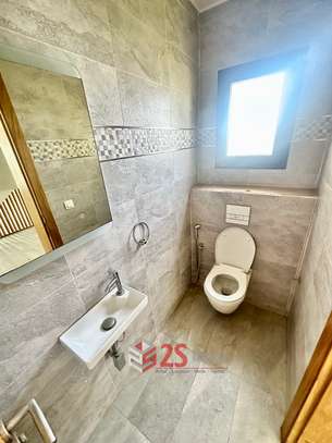 Duplex F4 à louer au Point E image 8
