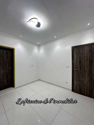 À louer – Appartement F4 neuf aux Mamelles image 10