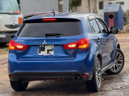 Mitsubishi outlander image 10