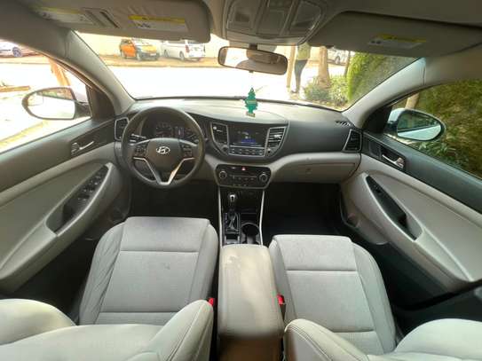 Hyundai tucson image 7
