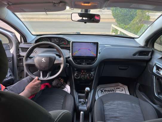 Peugeot 208 2016 image 8