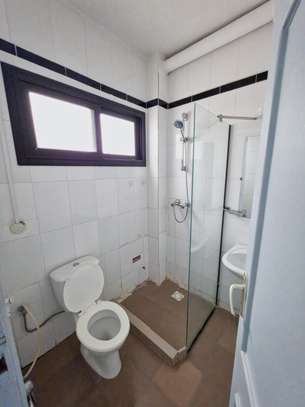 APPARTEMENT F4 A LOUER A NGOR  EN FACE DU STADE image 11