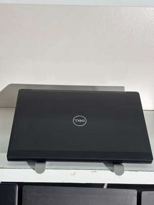 Dell 7390 image 2