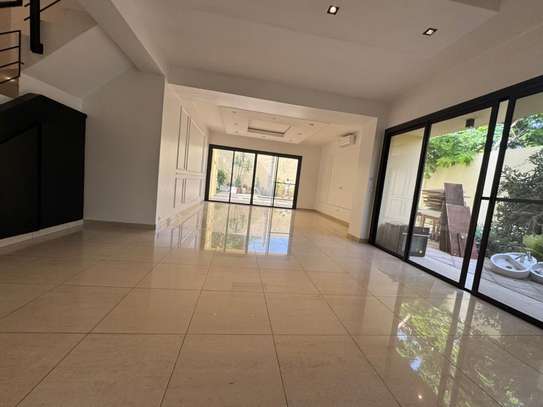 Location magnifique villa F5 Piscine Fann résidence image 6