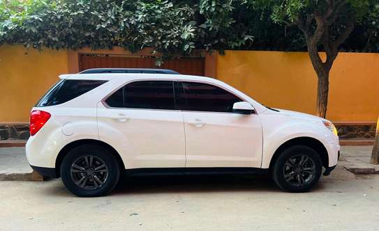 Chevrolet SUV blanc spacieux et confortable image 9