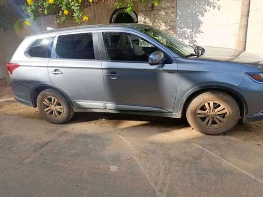 Location Mitsubishi Outlander 2020 7 places image 3