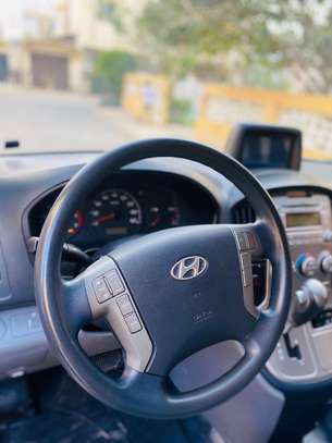 Mini Bus Hyundai Starex 12 places image 5