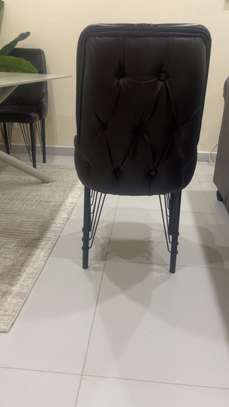 Chaise en cuir image 2