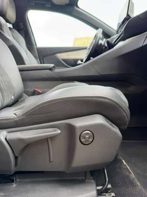 Peugeot 3008 2021 image 6
