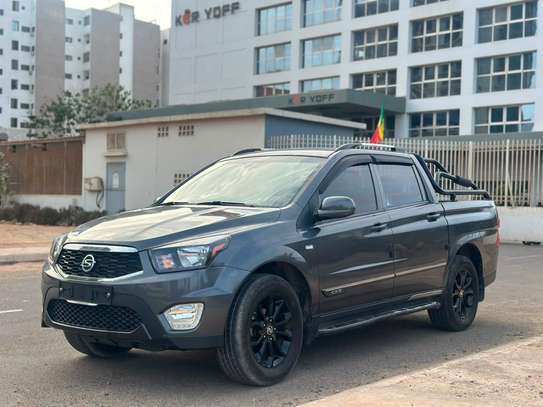SsangYong Korando 4x4 Gris SUV robuste et confortable image 10