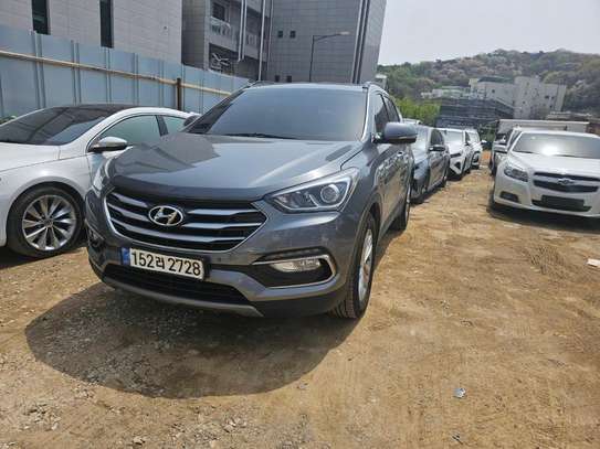 Hyundai Santa Fe 2018 SUV gris spacieux image 4