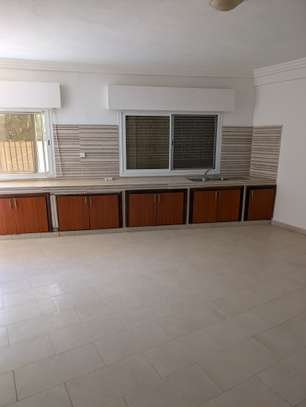 Immeuble R+6 à louer aux almadies image 14