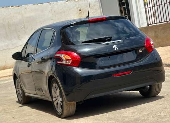 PEUGEOT 208 2015 image 9
