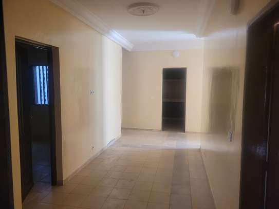 Quatre chambres à louer par mois image 3