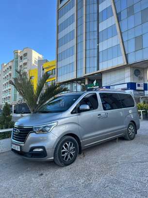 LOCATION HYUNDAI STAREX 9 PLACES AVEC CHAUFFEUR image 5