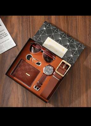 Accessoires :bijoux et montres avec boîtes disponibles image 6