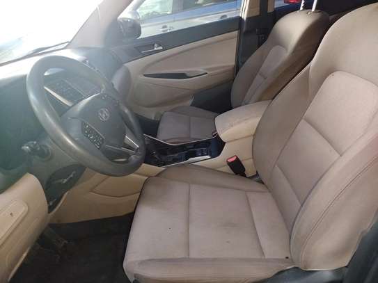 Hyundai Tucson image 9