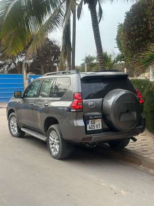 Toyota Prado VX image 5