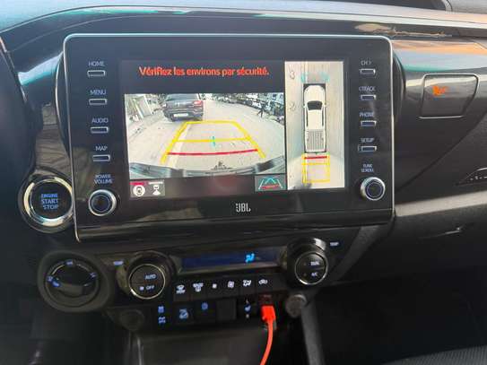 Toyota Hilux Anne 2022  full options image 10
