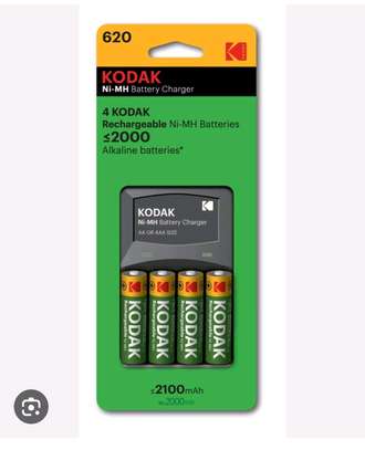 Kodak Charger K620-E + 4 Rechargeable Batteries 2100 mAh image 1