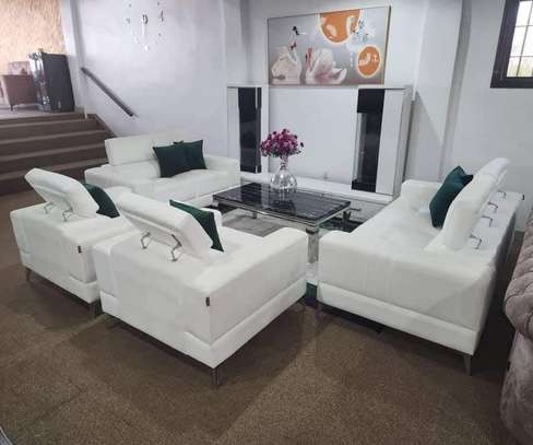 Salon 7places simili cuir table basse et moquette offertes image 2